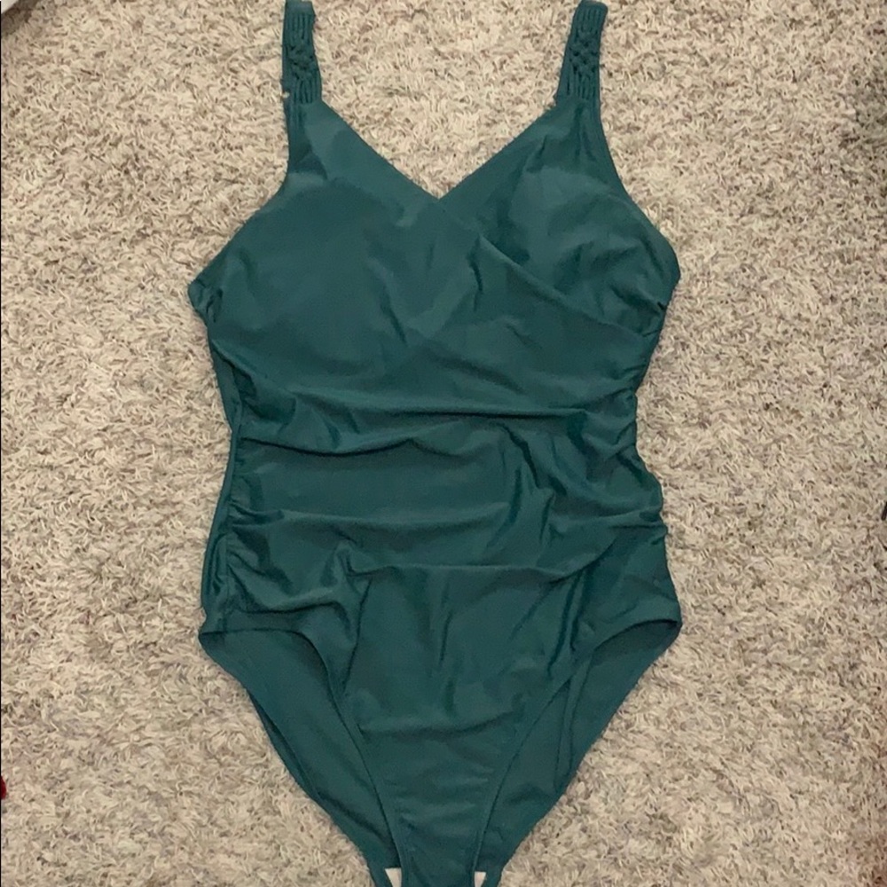 One piece swim suit